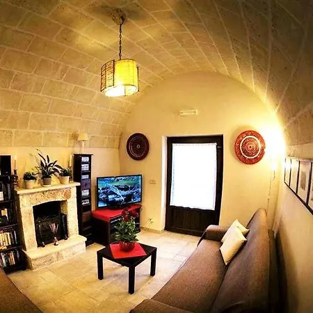 Trullo Gioia カステッラーナ・グロッテ